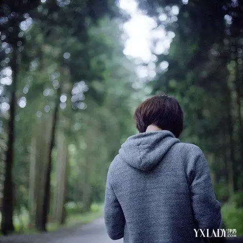 【图】短头发女生背影图片唯美忧伤 几款流行短发发型大盘点