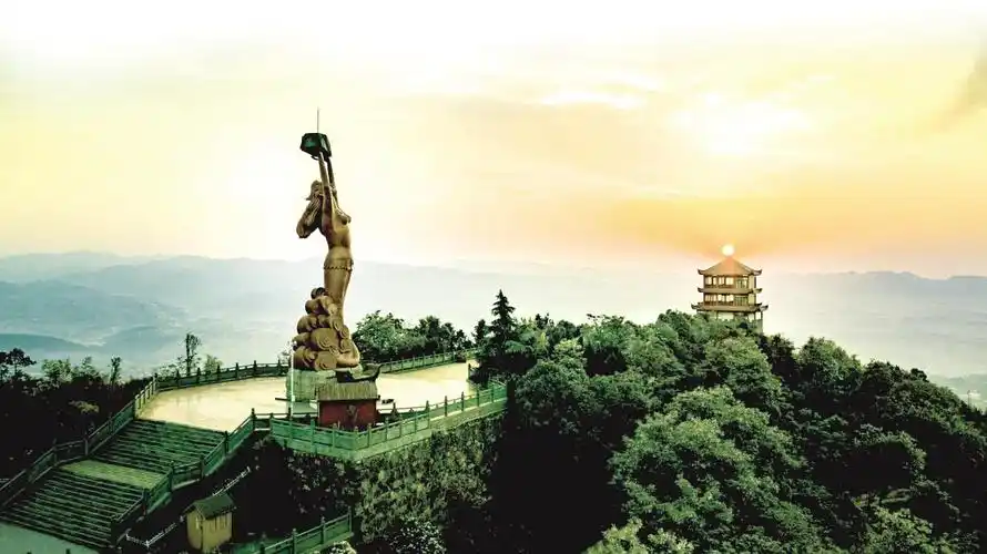 女娲山风景区 王俊 摄