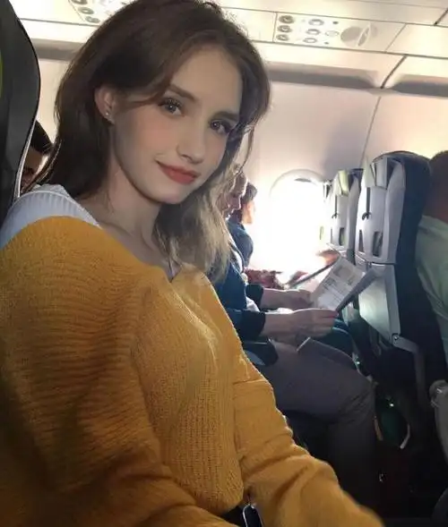 到了读初中的时候,已经有173公分的身高,即使俄罗斯女孩子的个头普遍