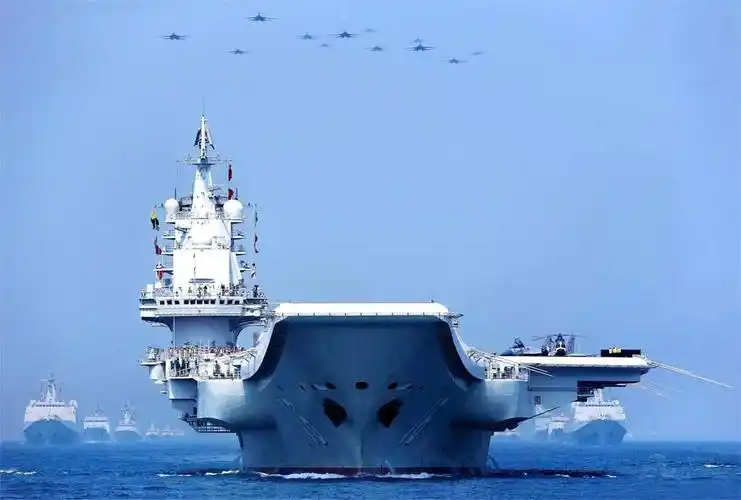 美航母再闯南海辽宁舰率战斗群回击中国网友导弹不长眼睛