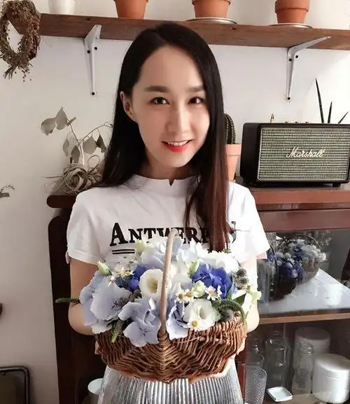 演员雷佳音老婆是吵架吵来的还和岳母处得像姐弟