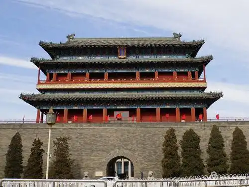 正阳门是明,清两代王朝都城的正南门,俗称前门.