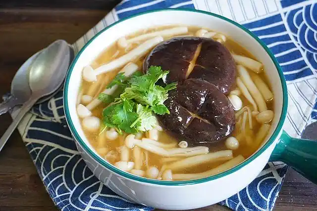 低脂减肥三鲜菌菇汤,健康好做不长肉,女人常喝气色好,身体棒!