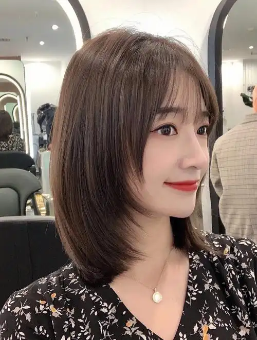 怎么看都好看的锁骨发75减龄感满满75