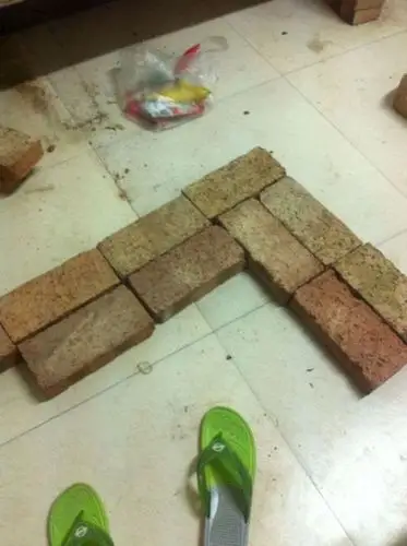 请问24墙角怎么砌?