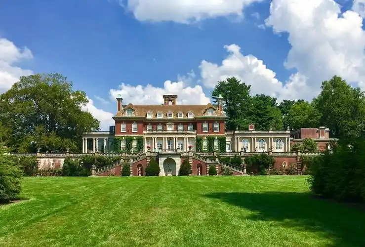建在长岛的典型英式庄园