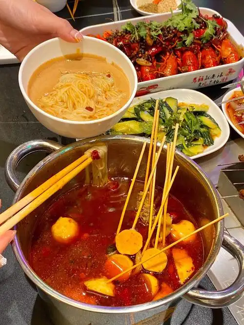 在青岛的东北人快去吃这家烧烤毛肚锅绝了