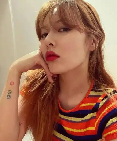 vava私密纹身有什么内涵浴缸大秀释放狂野性感风网友这还是vava吗