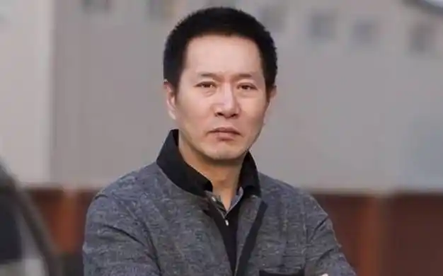 52岁的老戏骨姚刚:和温峥嵘分手那刻起,婚姻已不是我的必需品|演员