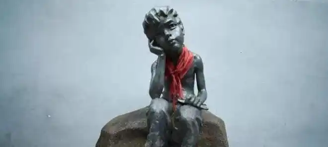 最小革命烈士宋振中9岁为国捐躯死时手里还握着一根粉笔头