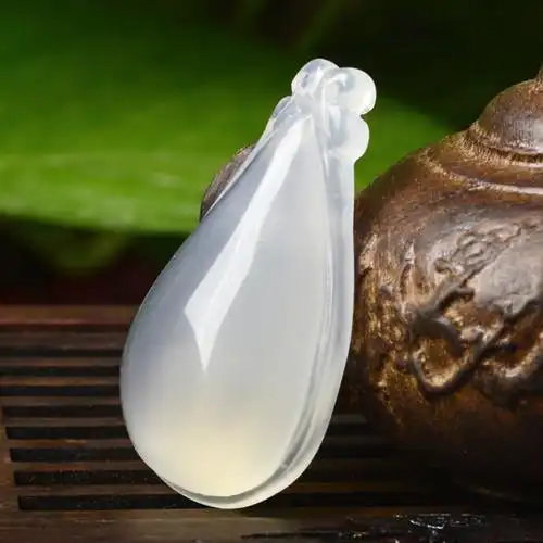 正纯天然玛瑙玉髓吊坠冰绿水滴玉器工艺品玉石挂件