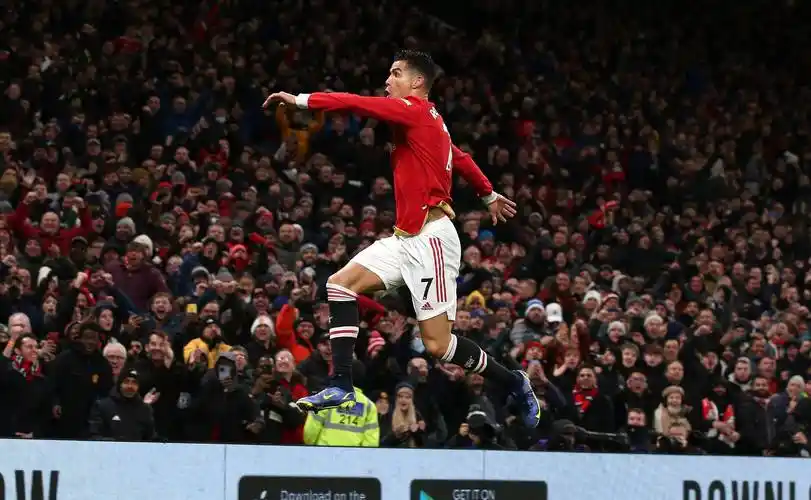 曼联球星c罗又进球了,再次展示新的庆祝动作_比赛_罗纳尔多_对阵