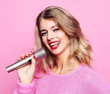 红色麦克风图片-红色麦克风素材-红色麦克风插画-摄图新视界