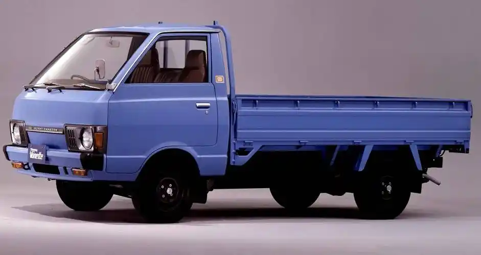 90年代国内豪华面包车的代表——尼桑万利特(巴宁)