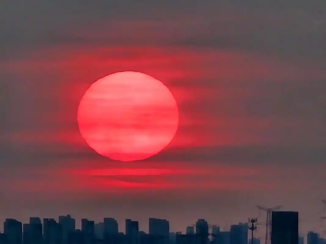 早晨六点的窗外日出99#随手拍天空 #这是我看到的天空 #愿 - 抖音