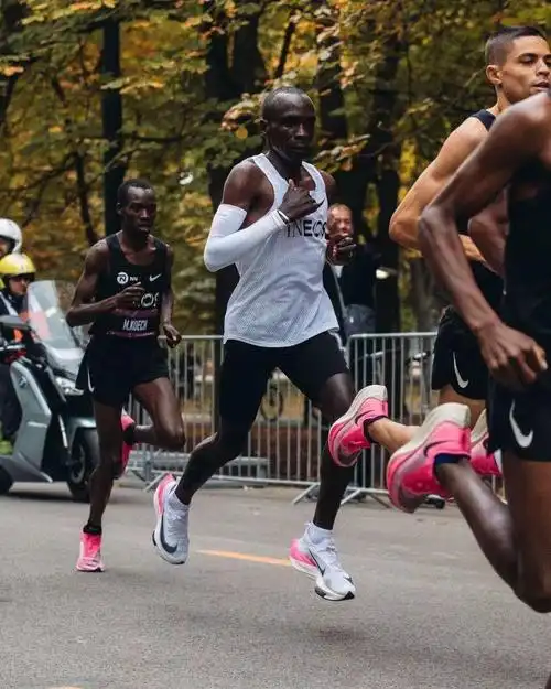 破二跑鞋基普乔格东京限定马拉松二代zoom气垫运动鞋男跑步鞋 破二