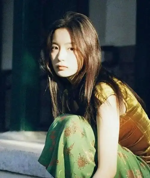 端庄又大气温柔又自由这4位女星自带文艺气质就像清爽的风