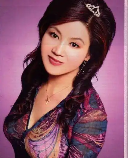 她三度登上春晚,分别在1987年,1990年和1996年,分