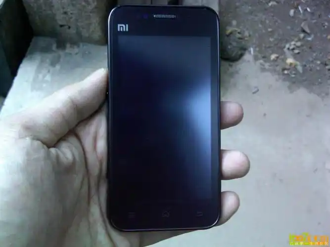 出95新小米一代,三网通杀,899元.配件多.(已出)