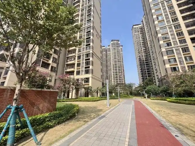 保利花园二期精装3房月租999可短租可配家私