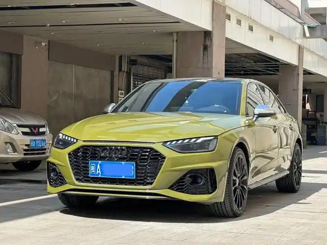 奥迪 2020款 a4l 2.0tfsi 40tfsi 时尚动感型 新到 21年