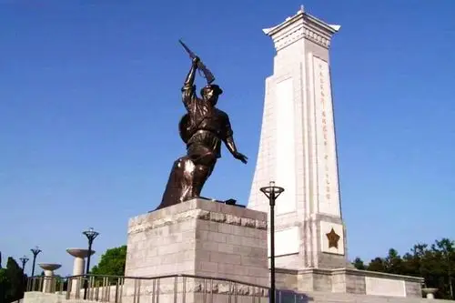 红安烈士陵园旅游