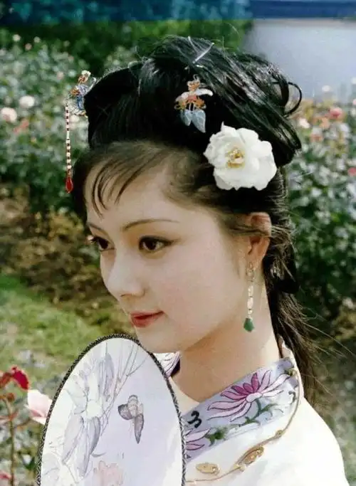 从"黛钗凤"发型看87版《红楼梦》化妆有多用心!