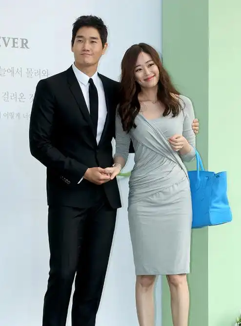 韩国演员刘智泰和金孝珍喜得贵子(组图) (2)