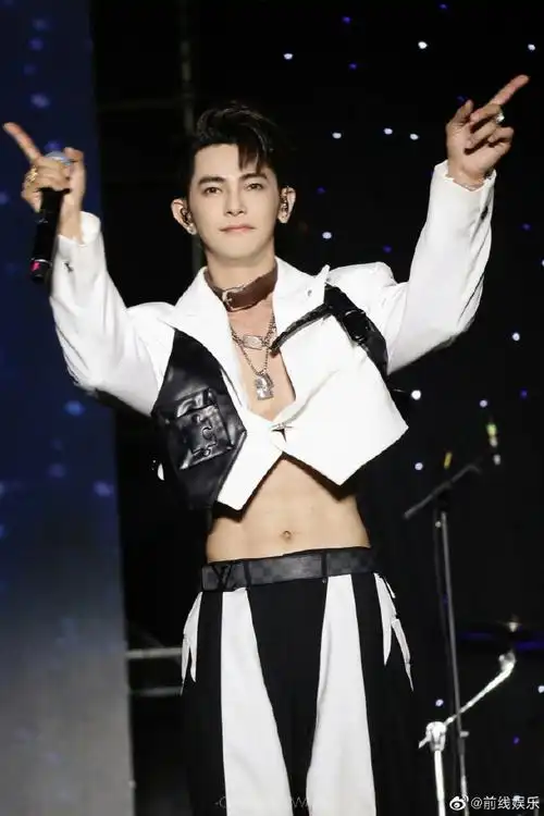 汪东城41岁身材管理