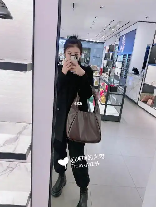 小ck的包包胖女孩搭配出不一样的精彩