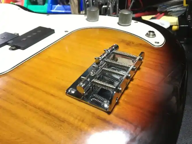 贝斯更换琴桥#吉他  #吉他弹唱  #贝斯  #电吉他