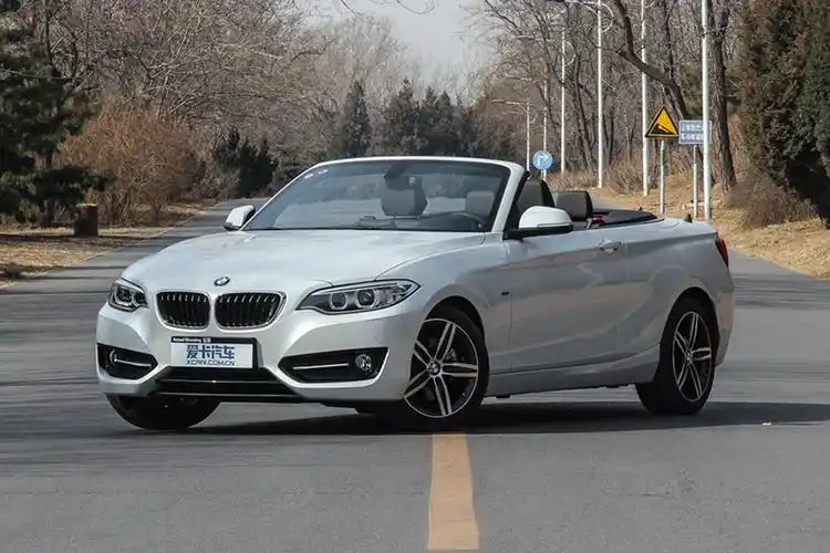 宝马2系敞篷220i