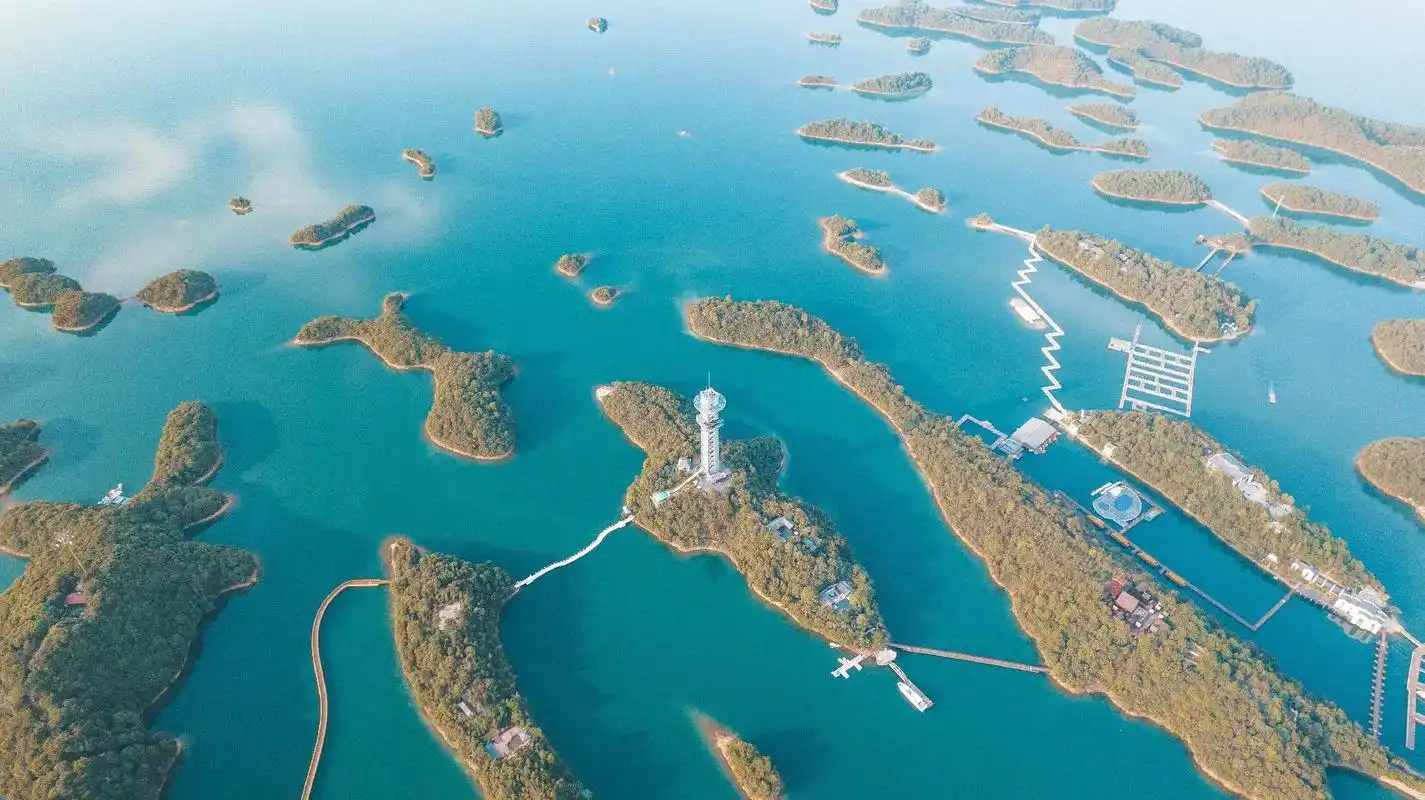 群山环抱水朝宗,云影波光满目浓#庐山西海#摄影 - 抖音