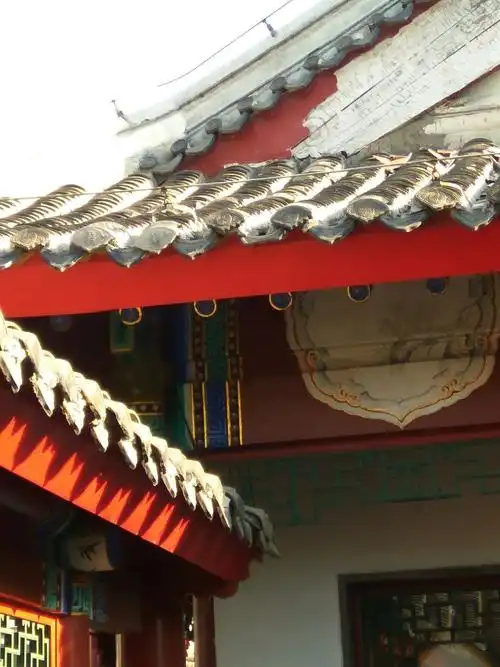 烟台毓璜顶公园古建筑的飞檐翘角 屋顶上的绝美中国