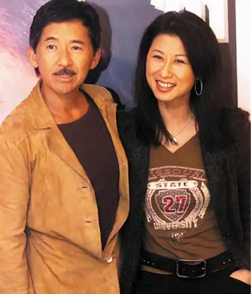 73岁林子祥再当外公,女儿公开孕肚照月底生产,外籍男友曝光|林德信