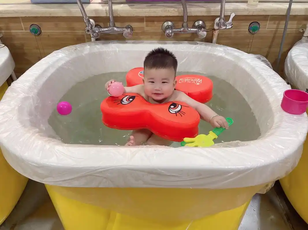 爱游泳的宝宝 #我爱洗澡皮肤好好 #2022高考必胜 #来 - 抖音
