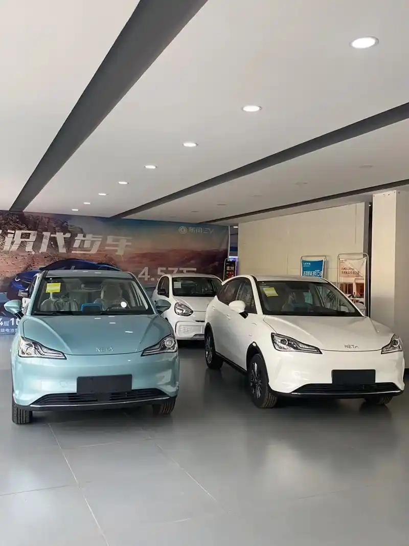 新能源汽车 #哪吒v预算10万内适合女生开的新 - 抖音