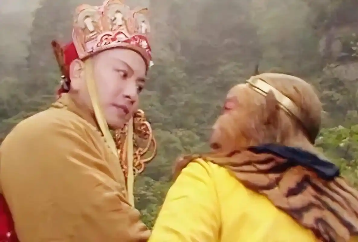 嘛,呢,叭,咪,吽",孙悟空之所以会头疼欲裂,就是因为唐僧一念咒语紧箍