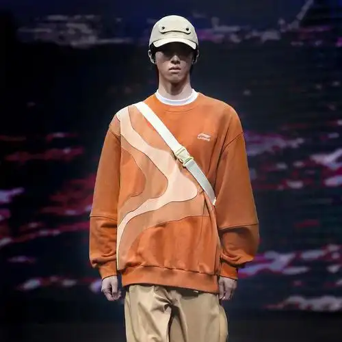 中国李宁卫衣2021新款男女巴黎时装周走秀宽松运动卫衣
