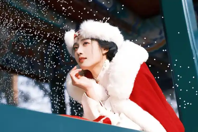 红衣古风美女,唯美绝伦.精选4k高清壁纸,细腻画质,呈现绝美画面.