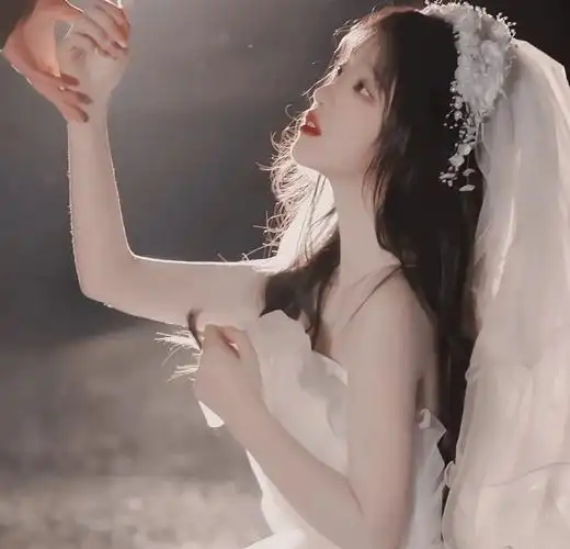 优质女生头像  #团头  #多人团头  #真人女生头像  那你呢 又在爱里