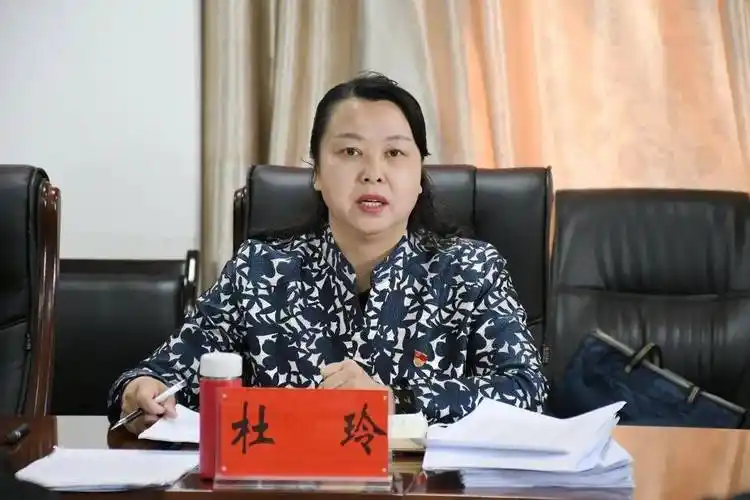 县政府副县长杜玲,市教育局驻临洮县督学潘继平,县教育党工委书记,县