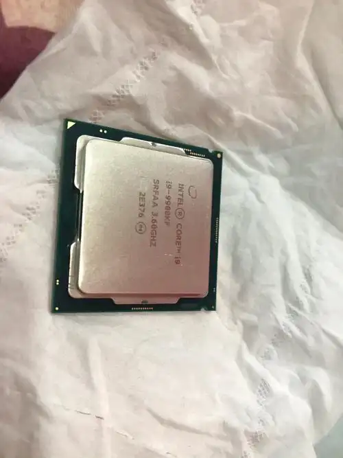 刚入手i99900kf有激光遮盖字符这是什么鬼