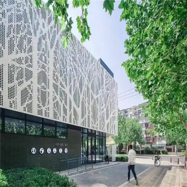 街道外墙隔断冲孔铝单板红色防火吸音冲孔铝单板定制厂家