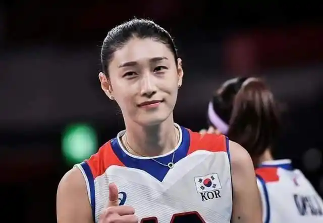 前韩国女排主攻,伦敦奥运会女排mvp金软景迎来35周岁生日.
