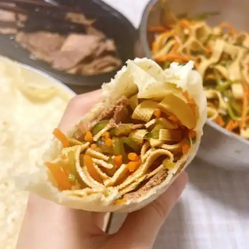 大拌菜卷饼好好吃噢