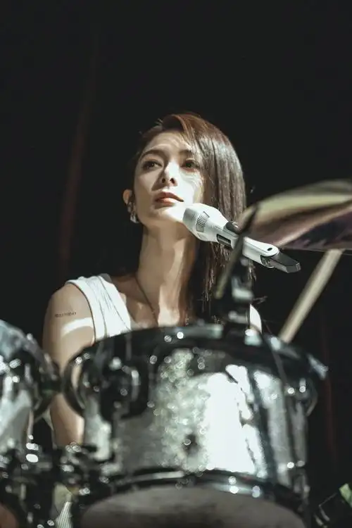 傅菁首张个人专辑我我