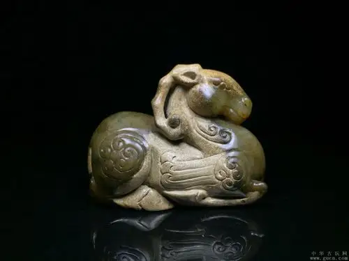 老和田玉羊摆件