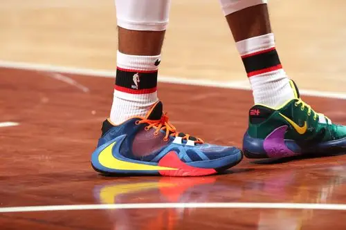 今日nba球员球鞋上脚精选_高清图集_新浪网