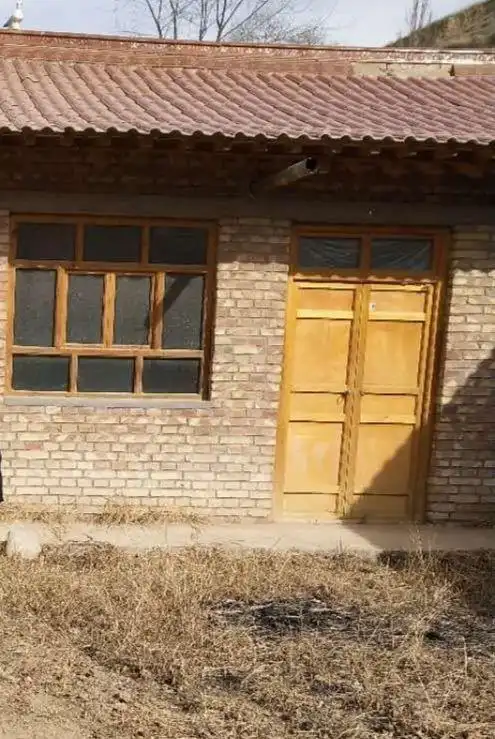 这是爷爷老家之前的砖瓦房